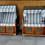 Strandloft Im Haus Frauenpreiss Sahlenburg - Strandnah - 2 Hunde Willkommen -schwimmbad - Sauna - Direkt Am Wald - Dachterrasse Mit Blick Nach Neuwerk
