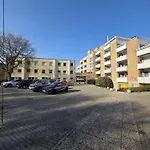 شقة Strandloft Im Haus Frauenpreiss Sahlenburg - Strandnah - 2 Hunde Willkommen -schwimmbad - Sauna - Direkt Am Wald - Dachterrasse Mit Blick Nach Neuwerk *