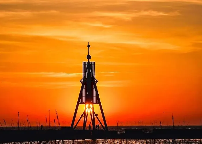 Strandloft Im Haus Frauenpreiss Sahlenburg - Strandnah - 2 Hunde Willkommen -schwimmbad - Sauna - Direkt Am Wald - Dachterrasse Mit Blick Nach Neuwerk * Cuxhaven